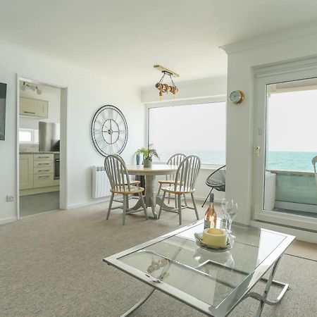 Tides - Beach Front Apartment In Bracklesham Bay Chichester Bagian luar foto
