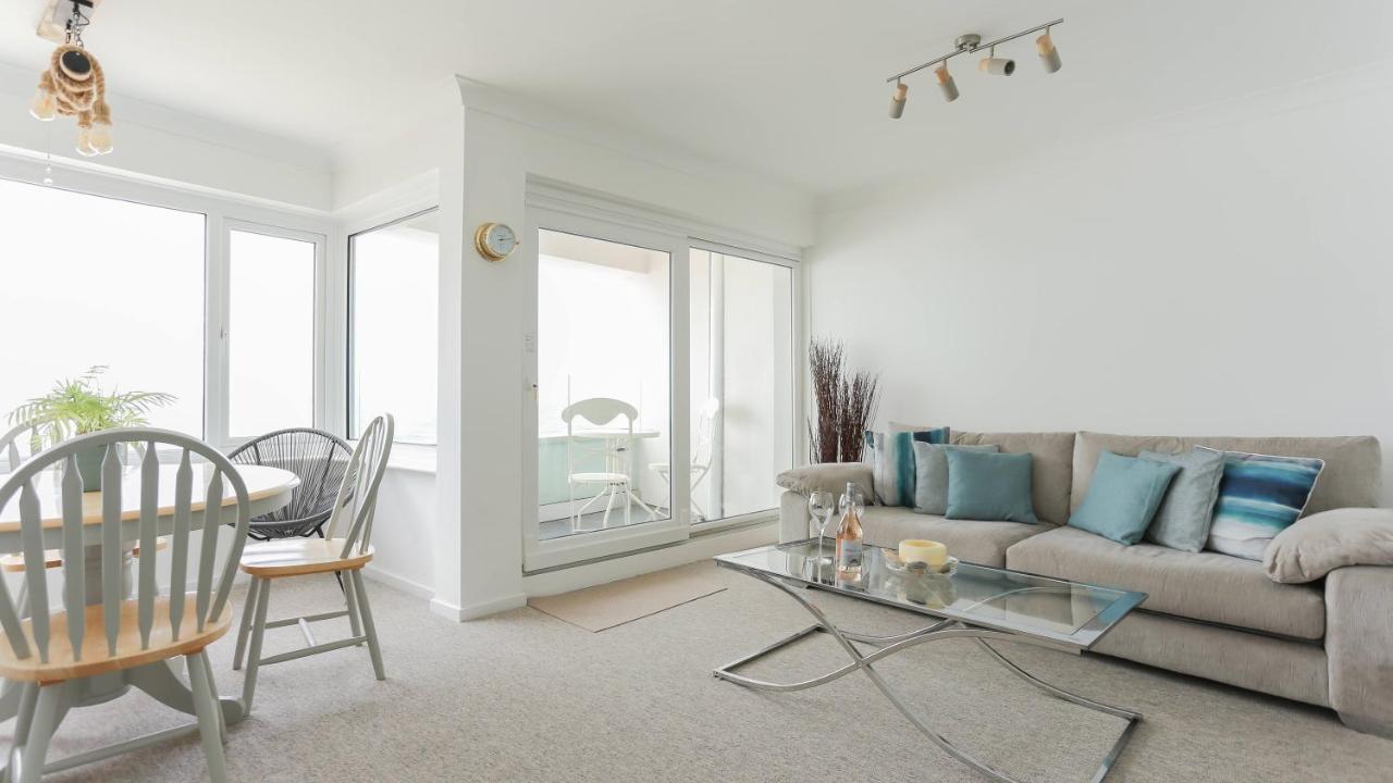 Tides - Beach Front Apartment In Bracklesham Bay Chichester Bagian luar foto