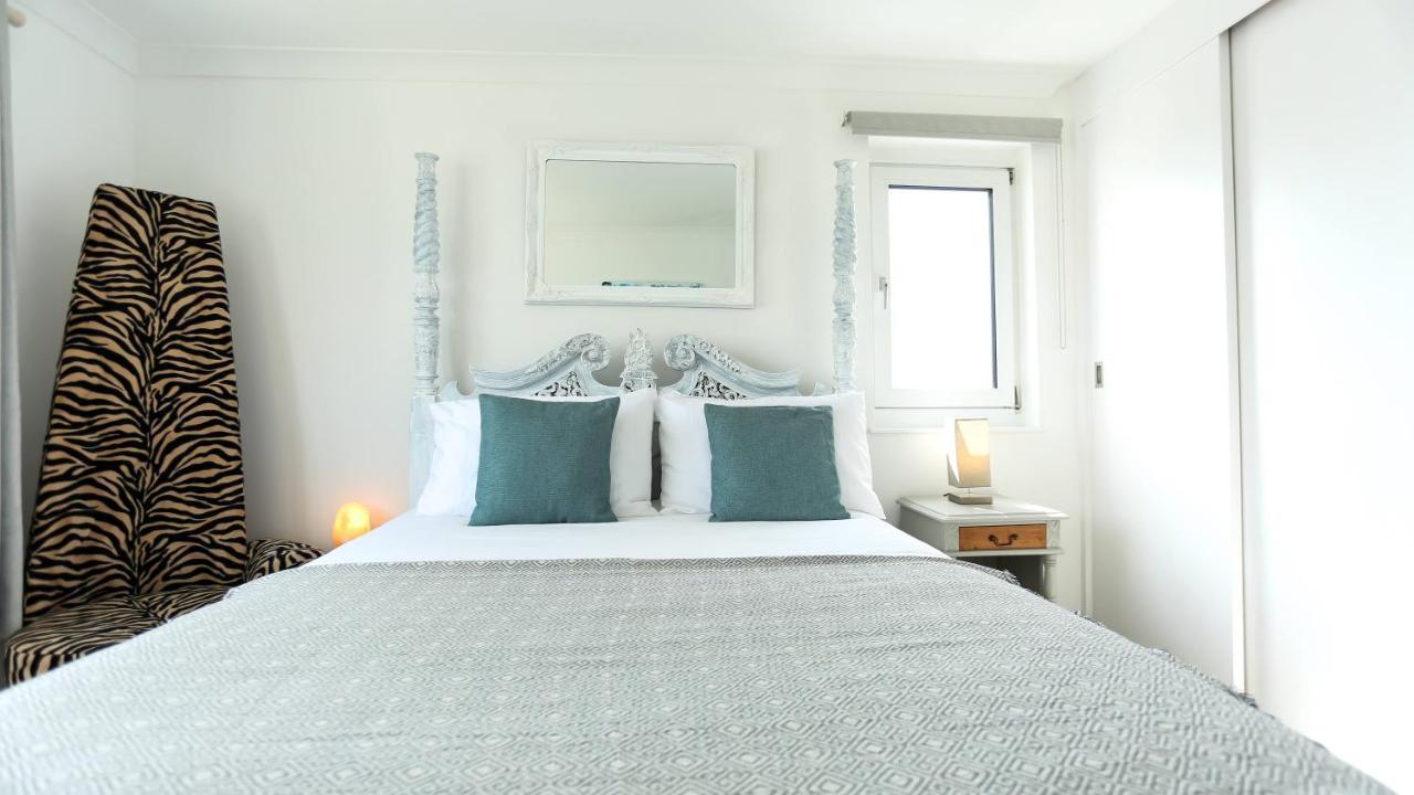 Tides - Beach Front Apartment In Bracklesham Bay Chichester Bagian luar foto