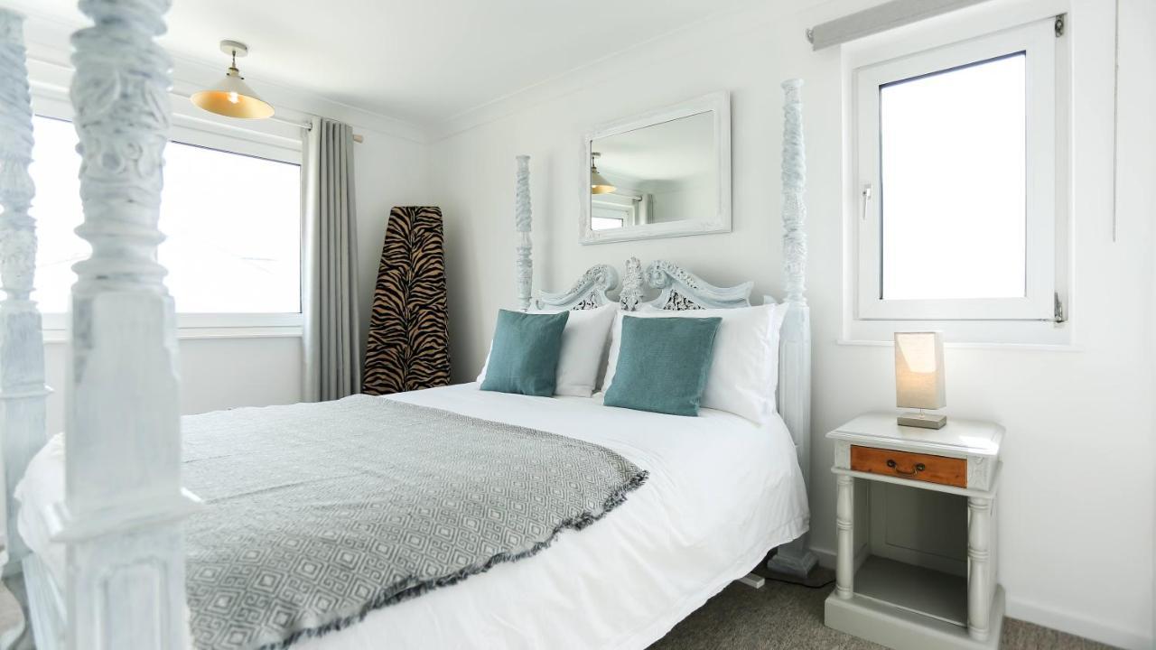 Tides - Beach Front Apartment In Bracklesham Bay Chichester Bagian luar foto