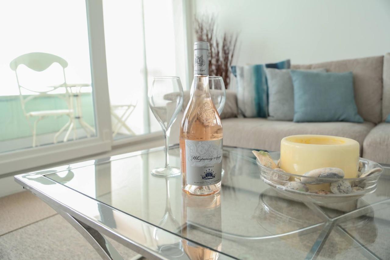 Tides - Beach Front Apartment In Bracklesham Bay Chichester Bagian luar foto