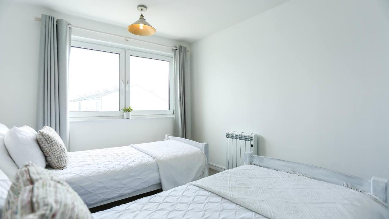 Tides - Beach Front Apartment In Bracklesham Bay Chichester Bagian luar foto